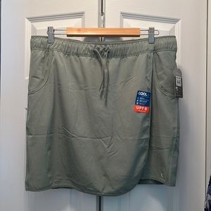 The American Outdoorsman Woman’s performance skort. NWT, Sz XL